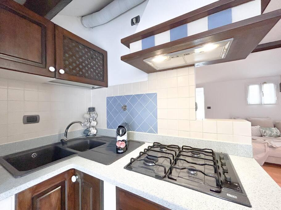 דירות סאבונה Elegante Mansarda 300Mt Dal Mare - Centro - Wifi מראה חיצוני תמונה